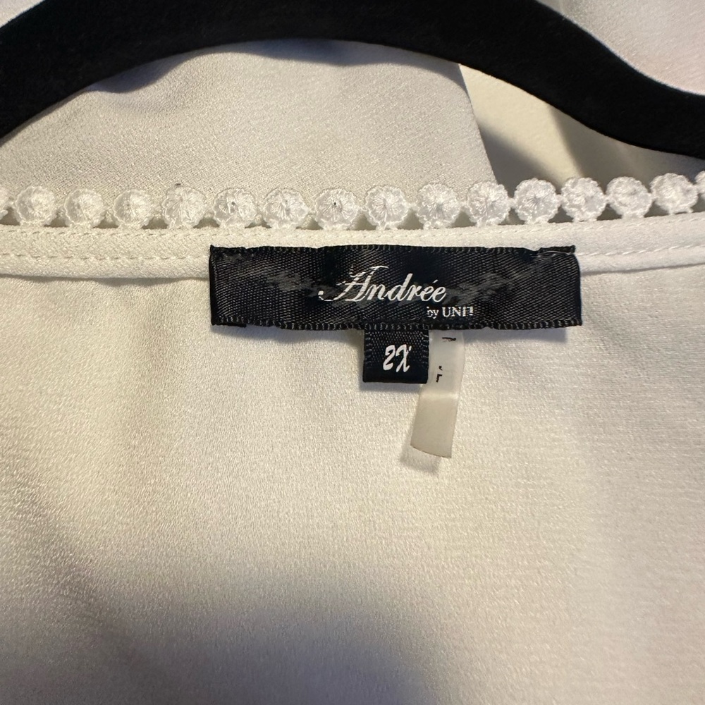 Floral Embroidered White Top - Picture 4 of 4